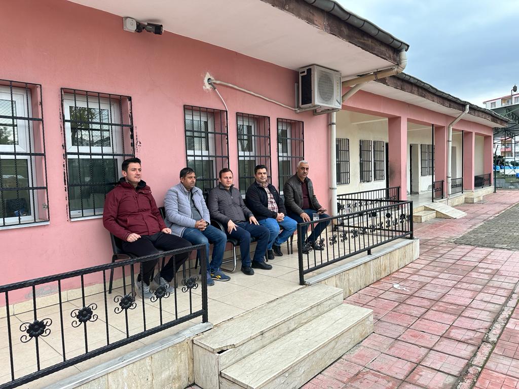 Kaymakamımız Sayın Ekrem GÜNGÖR Kozluk Dirilişspor ve Batman Vefaspor 'un Maçını Tribünden Takip Etti.