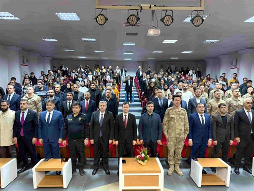 İLÇEMİZDE 12 MART İSTİKLAL MARŞI’NIN KABULÜ VE MEHMET AKİF ERSOY’U ANMA PROGRAMI GERÇEKLEŞTİRİLDİ